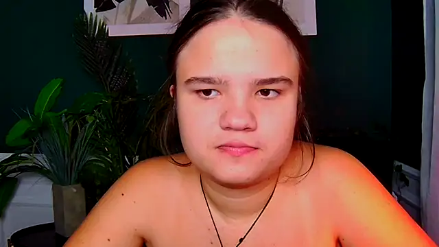 AdeleCruz online show from November 12, 2025, 1:11 pm