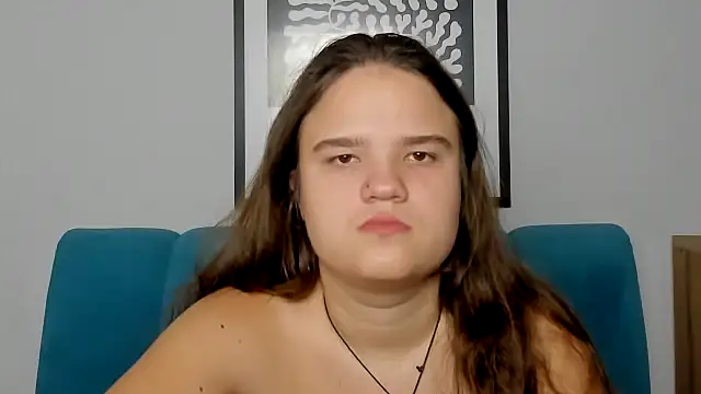 AdeleCruz online show from November 28, 2025, 1:14 pm