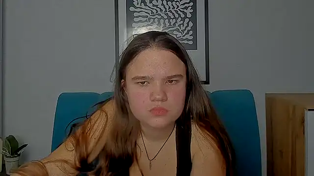 AdeleCruz online show from February 18, 2026, 8:10 am