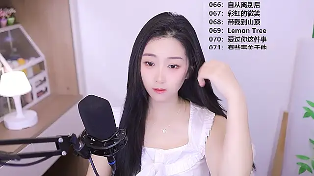 Snapshot of Muzi-sing chatting on May 18, 2026, 10:32 am Muzi-sing online show from May 18, 2026, 10:32 am