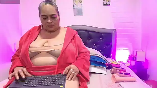 VickyBoobss online show from June 10, 2026, 7:46 pm