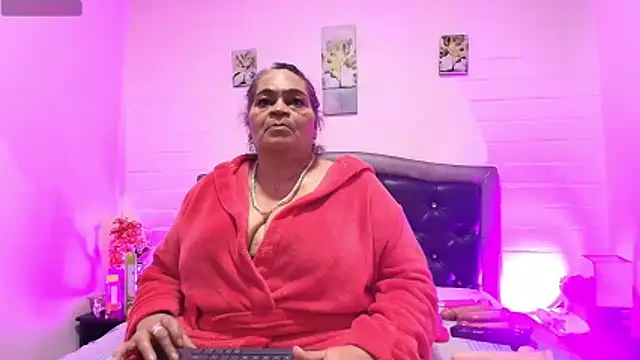 VickyBoobss online show from June 11, 2026, 5:33 pm