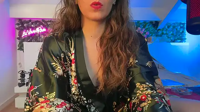 Snapshot of charlyroseblossom chatting on May 30, 2026, 12:35 pm charlyroseblossom online show from May 30, 2026, 12:35 pm