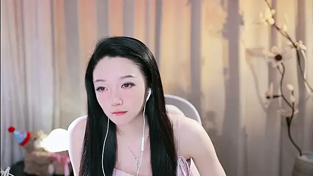 Snapshot of Zoe-99 chatting on June 3, 2026, 2:33 pm Zoe-99 online show from June 3, 2026, 2:33 pm