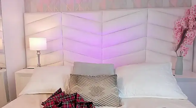 Snapshot of chelsea_bolton_ chatting on February 12, 2025, 3:27 pm chelsea bolton online show from February 12, 2025, 3:27 pm