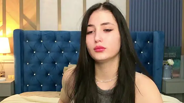 EmmaLawrens online show from September 19, 2025, 8:31 pm