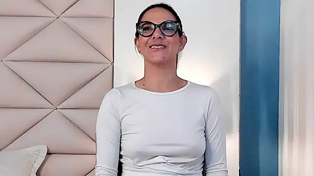 Snapshot of KarenSims chatting on February 25, 2025, 1:30 am KarenSims online show from February 25, 2025, 1:30 am