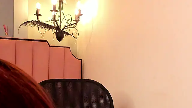 Snapshot of KarenSims chatting on November 17, 2025, 12:11 pm KarenSims online show from November 17, 2025, 12:11 pm