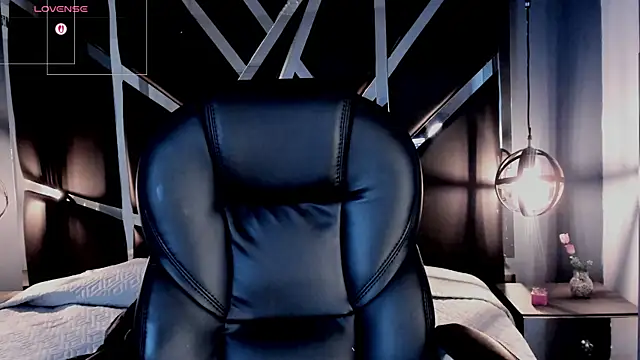 vaiolethsan   online show from January 16, 2026, 8:13 pm