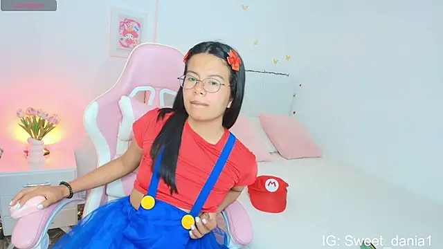 Snapshot of sweet_dania_ chatting on October 11, 2025, 4:33 am sweet dania online show from October 11, 2025, 4:33 am