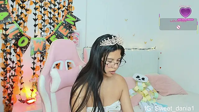 Snapshot of sweet_dania_ chatting on October 24, 2025, 8:33 am sweet dania online show from October 24, 2025, 8:33 am