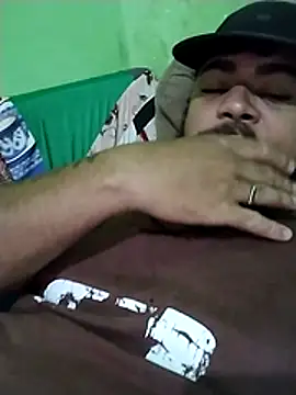 Snapshot of safado0027 chatting on December 15, 2025, 8:46 pm safado0027 online show from December 15, 2025, 8:46 pm