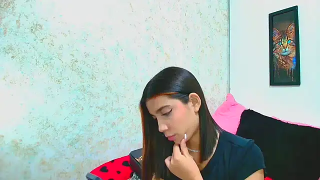 Rousse violett online show from March 11, 2025, 11:15 pm