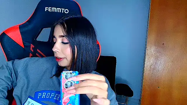 Rousse violett online show from February 15, 2026, 1:02 am