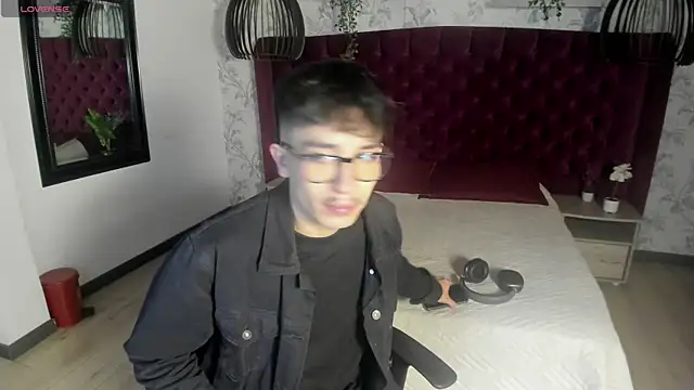 Snapshot of tim__fox chatting on July 6, 2026, 11:51 am tim fox online show from July 6, 2026, 11:51 am