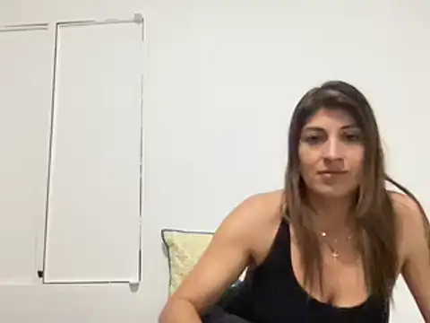 LunaBeya online show from February 25, 2025, 1:20 am