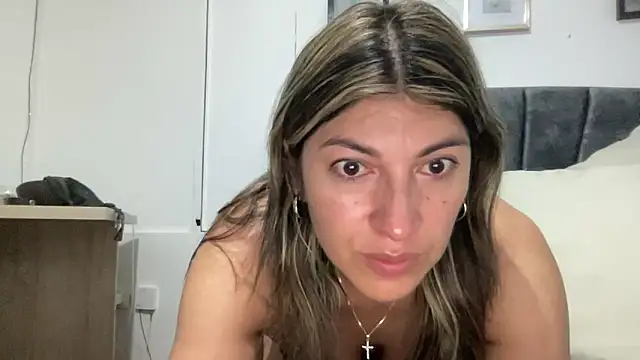 LunaBeya online show from March 3, 2026, 11:27 am