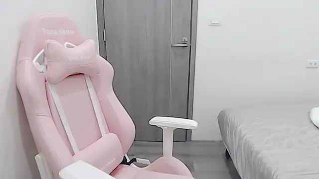 Snapshot of minnie9009 chatting on October 31, 2025, 4:19 pm minnie9009 online show from October 31, 2025, 4:19 pm