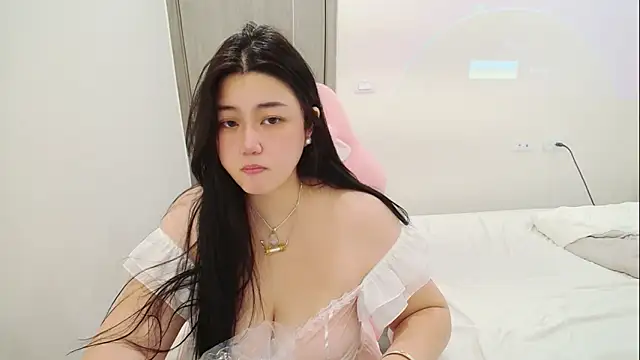 minnie9009 online show from March 17, 2026, 4:50 am