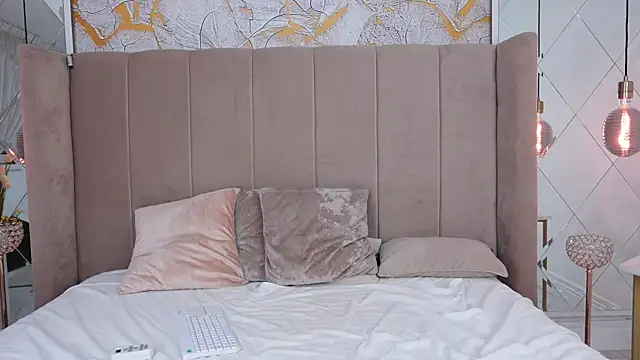 FlawlessEva online show from January 10, 2025, 10:39 am