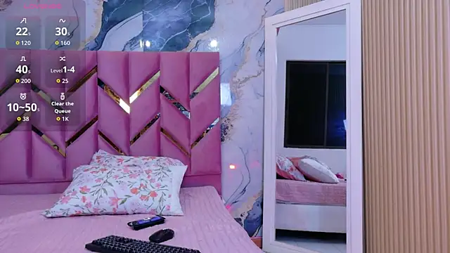 hotiergirl online show from February 18, 2026, 12:34 pm