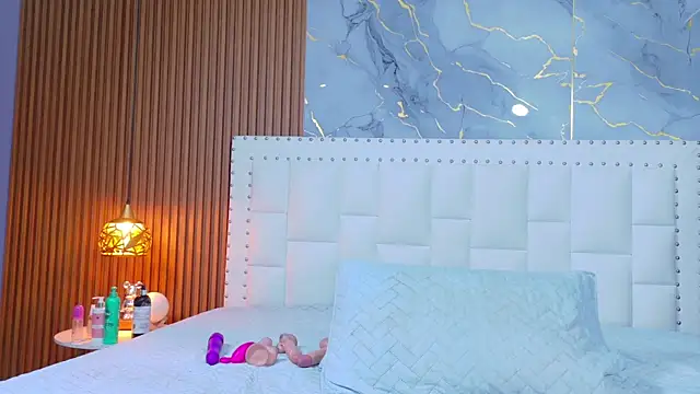 hotiergirl online show from February 21, 2026, 11:55 am