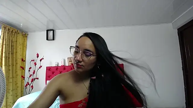 Maylin horny19 online show from March 22, 2026, 7:06 pm