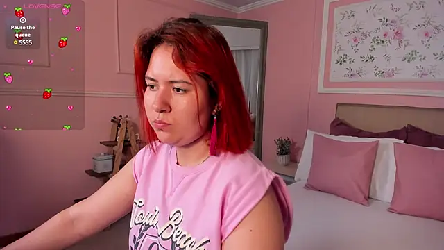 zoes milee online show from February 25, 2025, 11:19 am