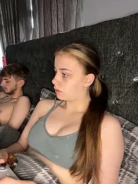 Snapshot of VioletxBlue chatting on September 10, 2025, 10:37 am VioletxBlue online show from September 10, 2025, 10:37 am