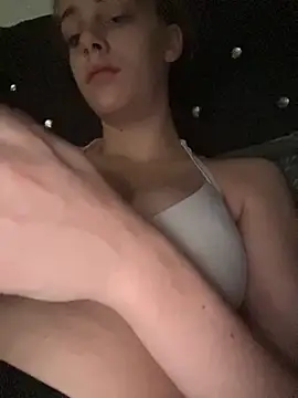 Snapshot of VioletxBlue chatting on November 9, 2025, 12:47 pm VioletxBlue online show from November 9, 2025, 12:47 pm