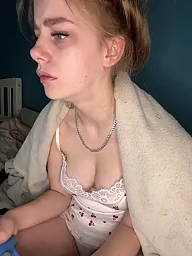 VioletxBlue online show from March 13, 2026, 12:01 pm