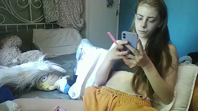 Snapshot of VioletxBlue chatting on May 25, 2026, 9:59 am VioletxBlue online show from May 25, 2026, 9:59 am