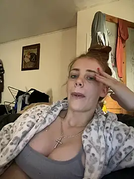 Snapshot of VioletxBlue chatting on June 11, 2026, 9:07 am VioletxBlue online show from June 11, 2026, 9:07 am
