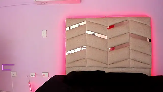 Snapshot of RubiSharqui_ chatting on October 24, 2025, 12:45 pm RubiSharqui online show from October 24, 2025, 12:45 pm