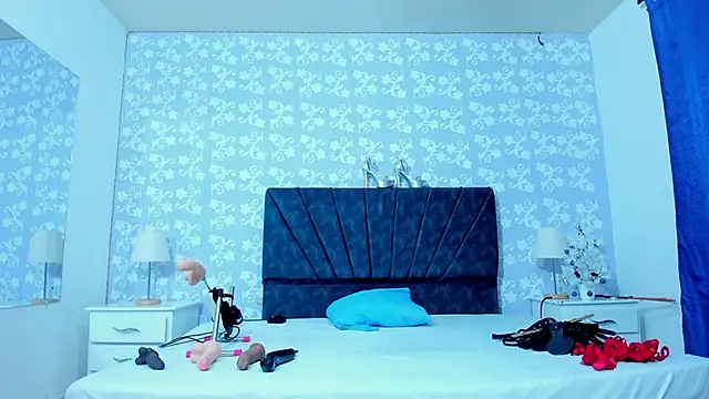 SalomeSimonz online show from December 3, 2025, 7:23 pm