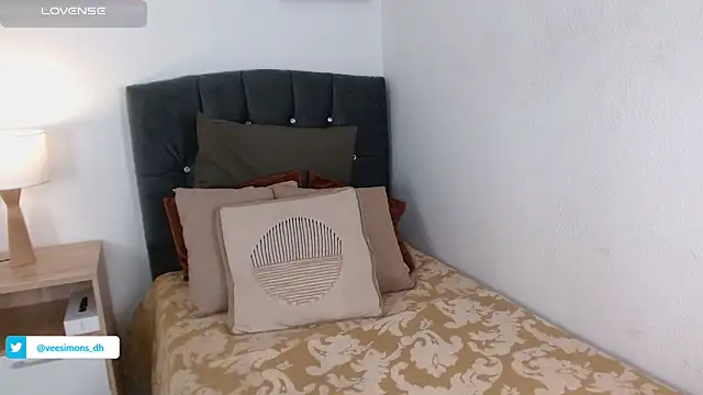 Snapshot of Veronica_simons chatting on February 6, 2025, 9:17 pm Veronica simons online show from February 6, 2025, 9:17 pm