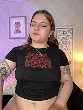Snapshot of Veronica_simons chatting on June 8, 2026, 9:15 pm Veronica simons online show from June 8, 2026, 9:15 pm