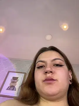 Snapshot of Veronica_simons chatting on June 10, 2026, 11:13 pm Veronica simons online show from June 10, 2026, 11:13 pm
