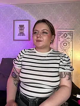 Snapshot of Veronica_simons chatting on July 23, 2026, 9:35 pm Veronica simons online show from July 23, 2026, 9:35 pm
