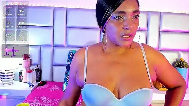 Snapshot of LovelyNickii chatting on May 4, 2026, 1:18 pm LovelyNickii online show from May 4, 2026, 1:18 pm