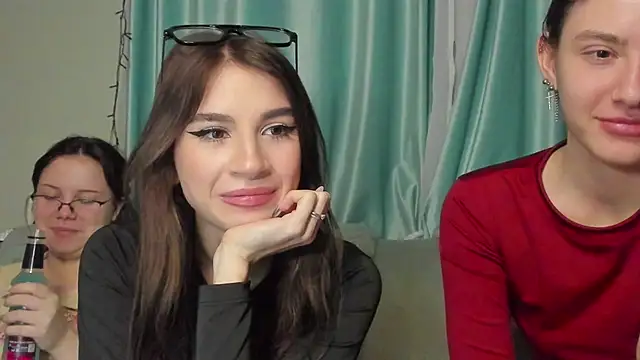 honey love honeyy online show from January 23, 2025, 3:43 pm