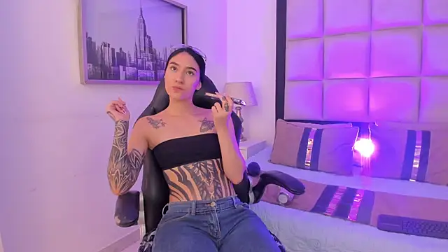 MeganPresleyy online show from July 16, 2026, 12:27 am
