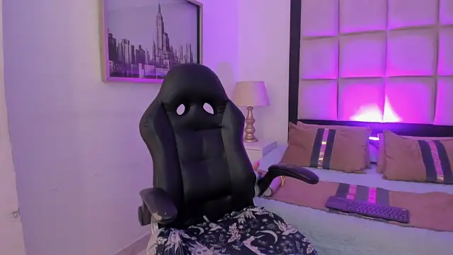 MeganPresleyy online show from July 30, 2026, 1:21 pm