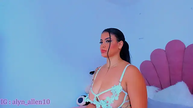 AlynAllen online show from February 3, 2025, 8:46 pm