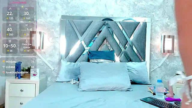 Snapshot of Luxury_Woman chatting on February 13, 2025, 1:29 am Luxury Woman online show from February 13, 2025, 1:29 am