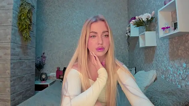 Mika Rayy online show from October 25, 2025, 8:47 pm