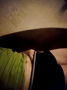 Lukas2204 online show from November 21, 2025, 9:46 pm