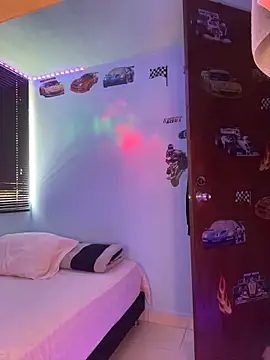 Snapshot of Neymar_jr11-collinss chatting on October 23, 2025, 4:06 pm Neymar jr11-collinss online show from October 23, 2025, 4:06 pm