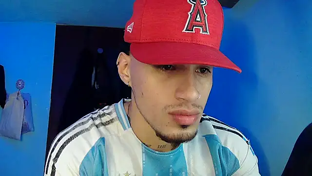 Snapshot of Neymar_jr11-collinss chatting on December 3, 2025, 3:43 pm Neymar jr11-collinss online show from December 3, 2025, 3:43 pm