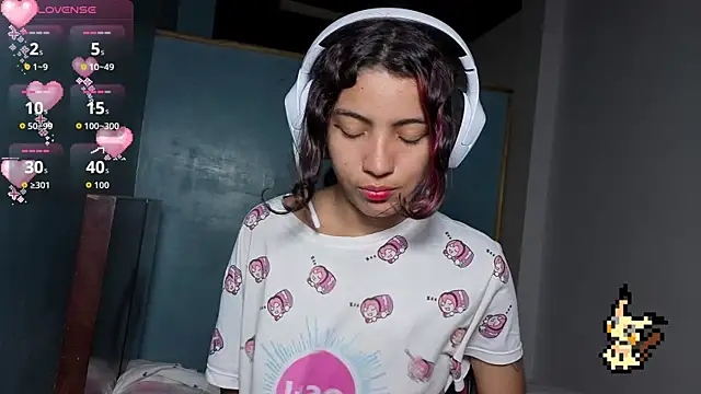 Snapshot of Lovelyamyy chatting on November 5, 2025, 12:27 pm Lovelyamyy online show from November 5, 2025, 12:27 pm